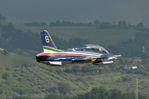 Nome del file=Aermacchi_MB339_PAN_MM54510_2.JPG
Dimensione del file=219KiB
Dimensioni=1200x795
Aggiunta il=Feb 01, 2014 Aermacchi_MB339_PAN_MM54510_2.JPG