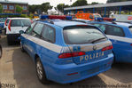 Nome del file=Alfa_Romeo_156_sportwagon_II_serie_Polizia_Stradale_F1623.JPG
Dimensione del file=304KiB
Dimensioni=1200x798
Aggiunta il=Feb 13, 2012 Alfa_Romeo_156_sportwagon_II_serie_Polizia_Stradale_F1623.JPG