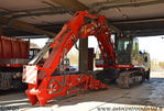 New_Holland_Kobelco_E245B_VVF.JPG